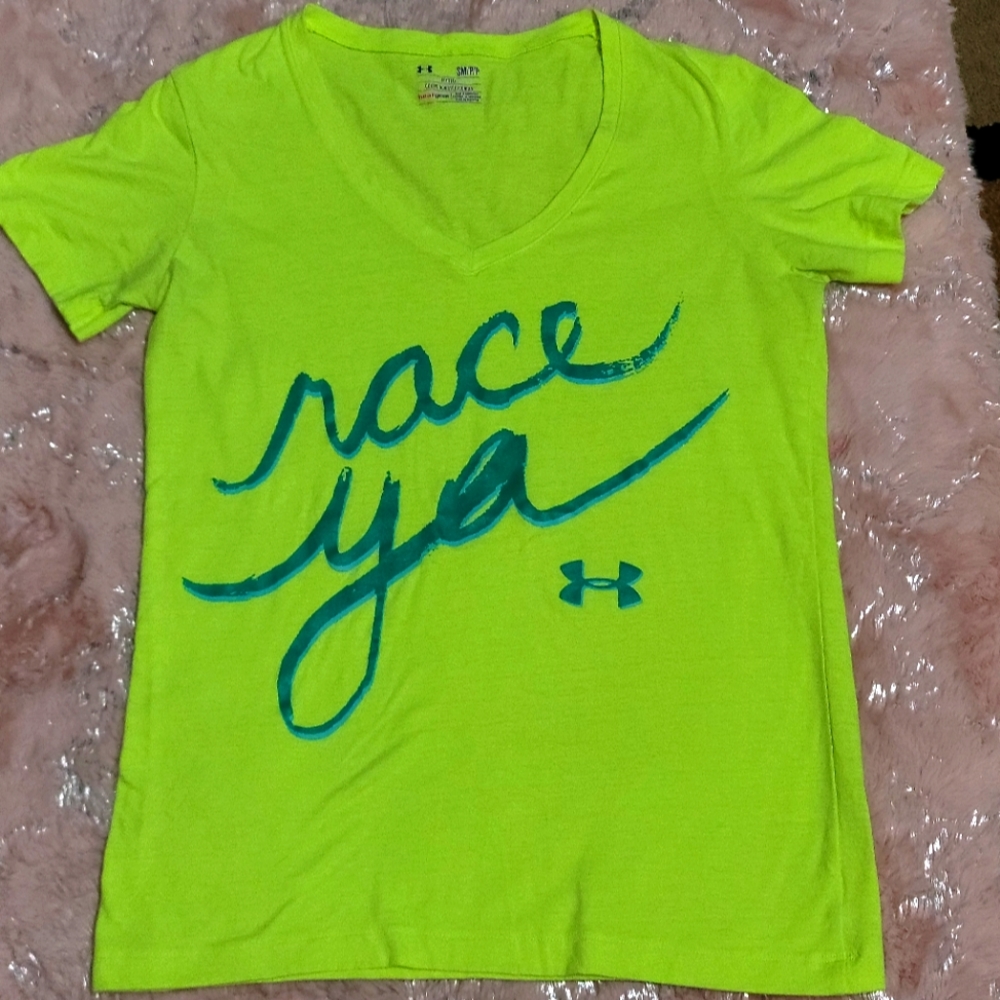 💛Under Armour-Women's short sleeve t-shirt, V mouth, size 💛